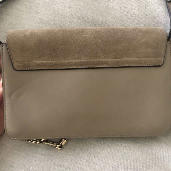 Chloé Faye Small Leather Crossbody Bag - Picture 8 of 8